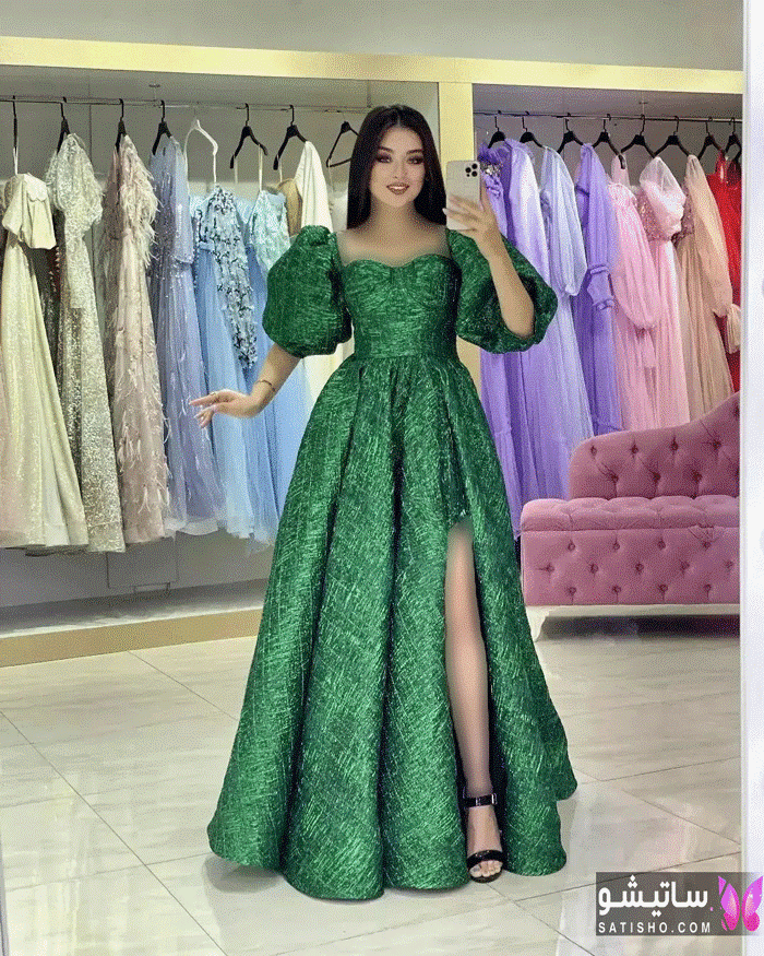 مدل لباس مجلسی آبی کاربنی؛ ترکیبی از مدل های ساده و لاکچری مدل لباس مجلسی آبی کاربنی؛ ترکیبی از مدل های ساده و لاکچری