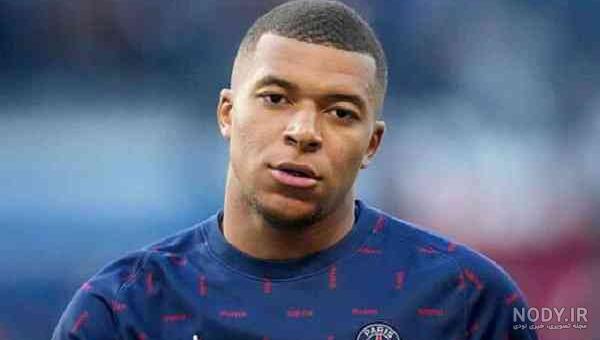 امباپه و همسرش در ساحل