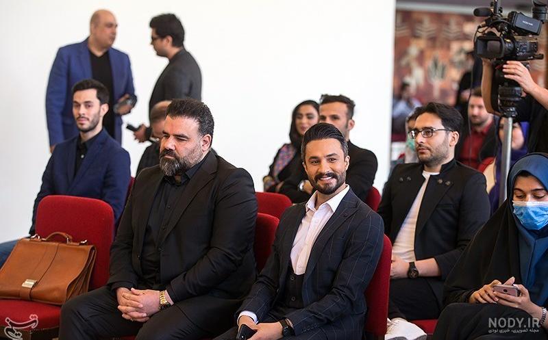 اذان دادن خواننده پاپ در افطاری هنرمندان با رئیسی (فیلم) اذان دادن خواننده پاپ در افطاری هنرمندان با رئیسی (فیلم)