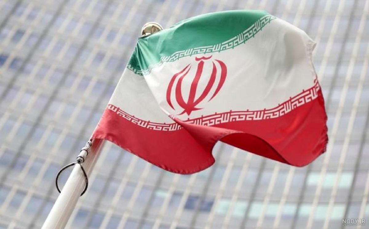 دانلود عکس بشکه های قدیمی نفت با پرچم ایران، عربستان سعودی و آمریکا دانلود عکس بشکه های قدیمی نفت با پرچم ایران، عربستان سعودی و آمریکا