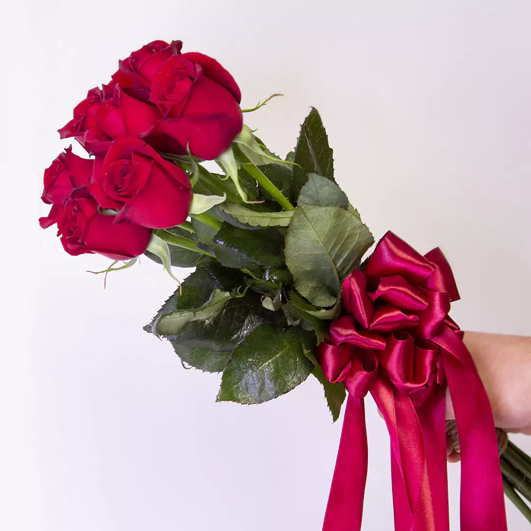 عکس دسته گل رز قرمز عاشقانه