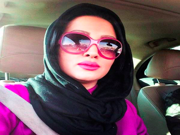 چادری عکس دختر باحجاب با عینک دودی چادری عکس دختر باحجاب با عینک دودی