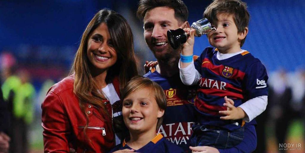 عکس مسی و همسرش در ساحل