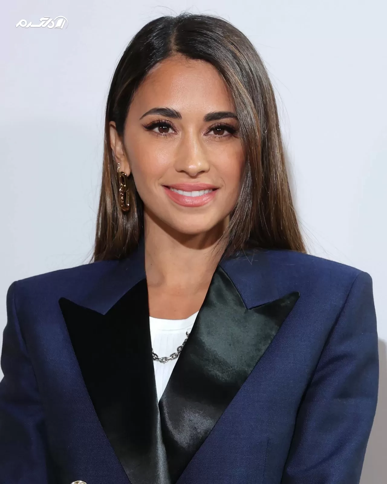 عکس مسی و همسرش در ساحل