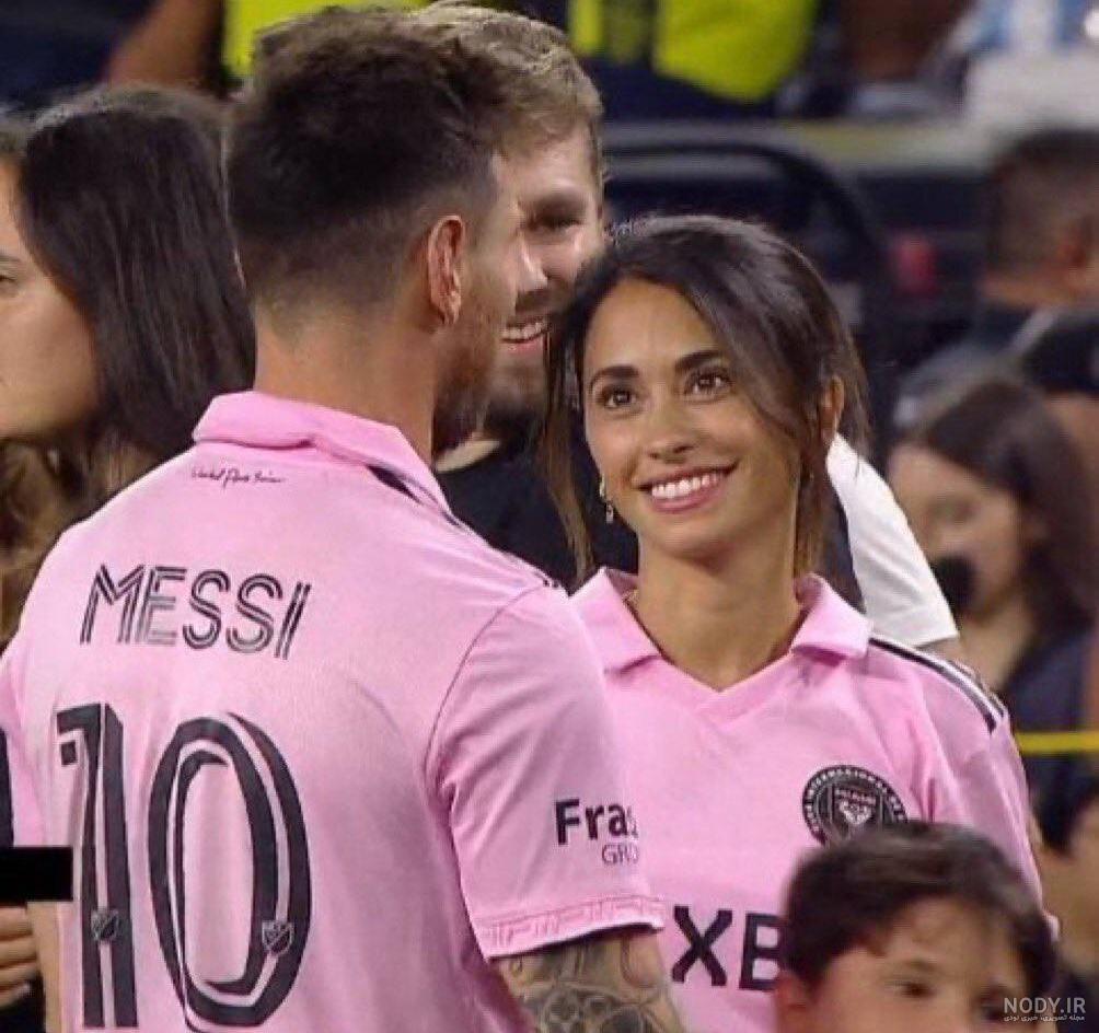 عکس مسی و همسرش در ساحل