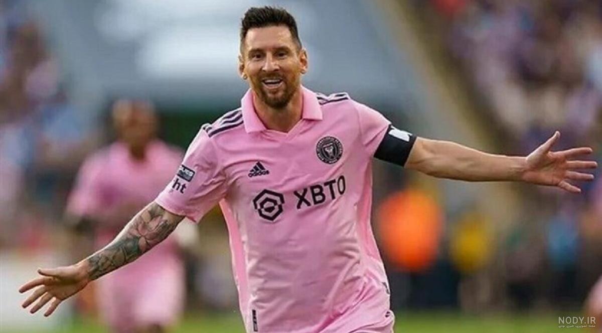 عکس مسی و همسرش در ساحل