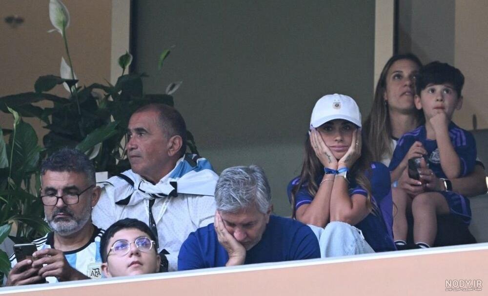 عکس مسی و همسرش در ساحل