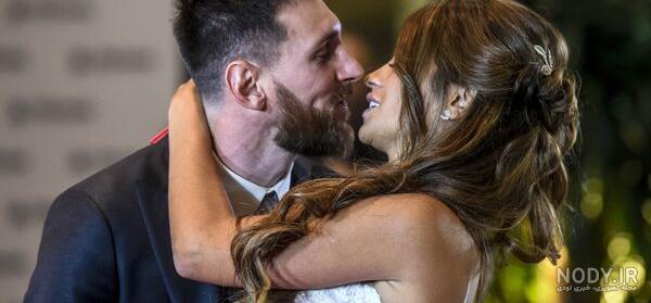 عکس مسی و همسرش در ساحل