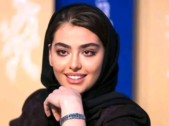 عکس) تصویری از ریحانه پارسا اینبار نه برهنه؛ با حجاب کامل! عکس) تصویری از ریحانه پارسا اینبار نه برهنه؛ با حجاب کامل!