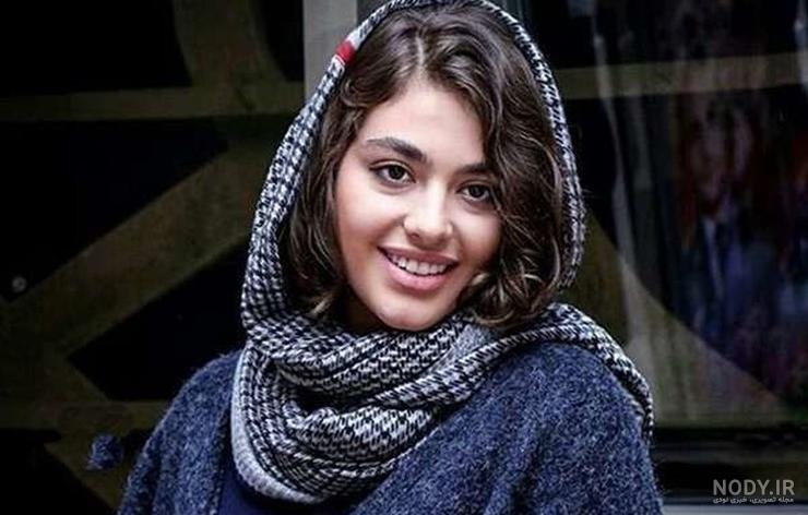 عکس حجاب عجیب نیلوفر پارسا در استانبول ! / مسیر ریحانه پارسا را می رود ! عکس حجاب عجیب نیلوفر پارسا در استانبول ! / مسیر ریحانه پارسا را می رود !