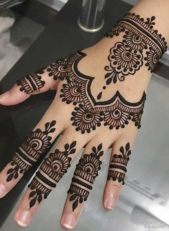 18 عکس نقش حنا جدید برای دست در مدل ها و طرح های ترند ۲۰۲۴