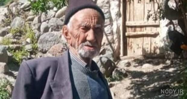 دانلود عکس پیرمرد ترسناک عجیب غرق شده در دود سیگار دانلود عکس پیرمرد ترسناک عجیب غرق شده در دود سیگار