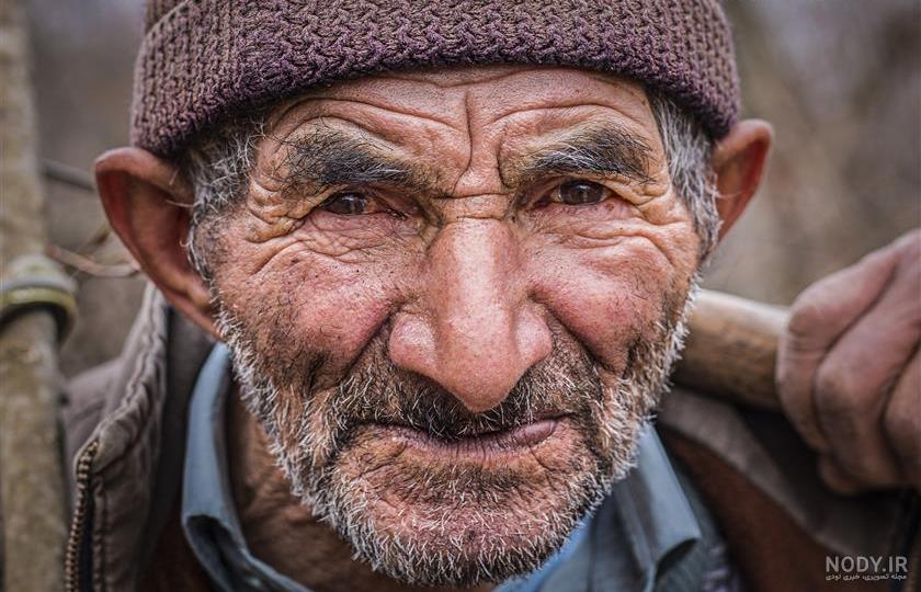 عکس |‌ پیرمرد ۹۰ ساله کرونا را شکست داد - همشهری آنلاین