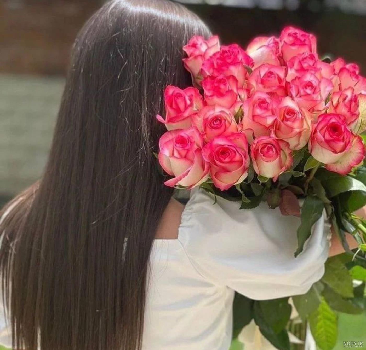 عکس با گل رز دخترانه