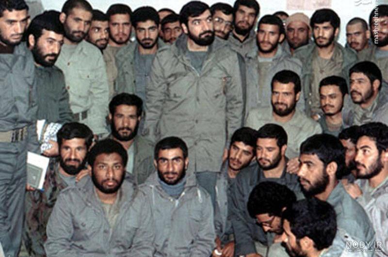 عکس حاج قاسم سلیمانی در میدان جنگ عکس حاج قاسم سلیمانی در میدان جنگ