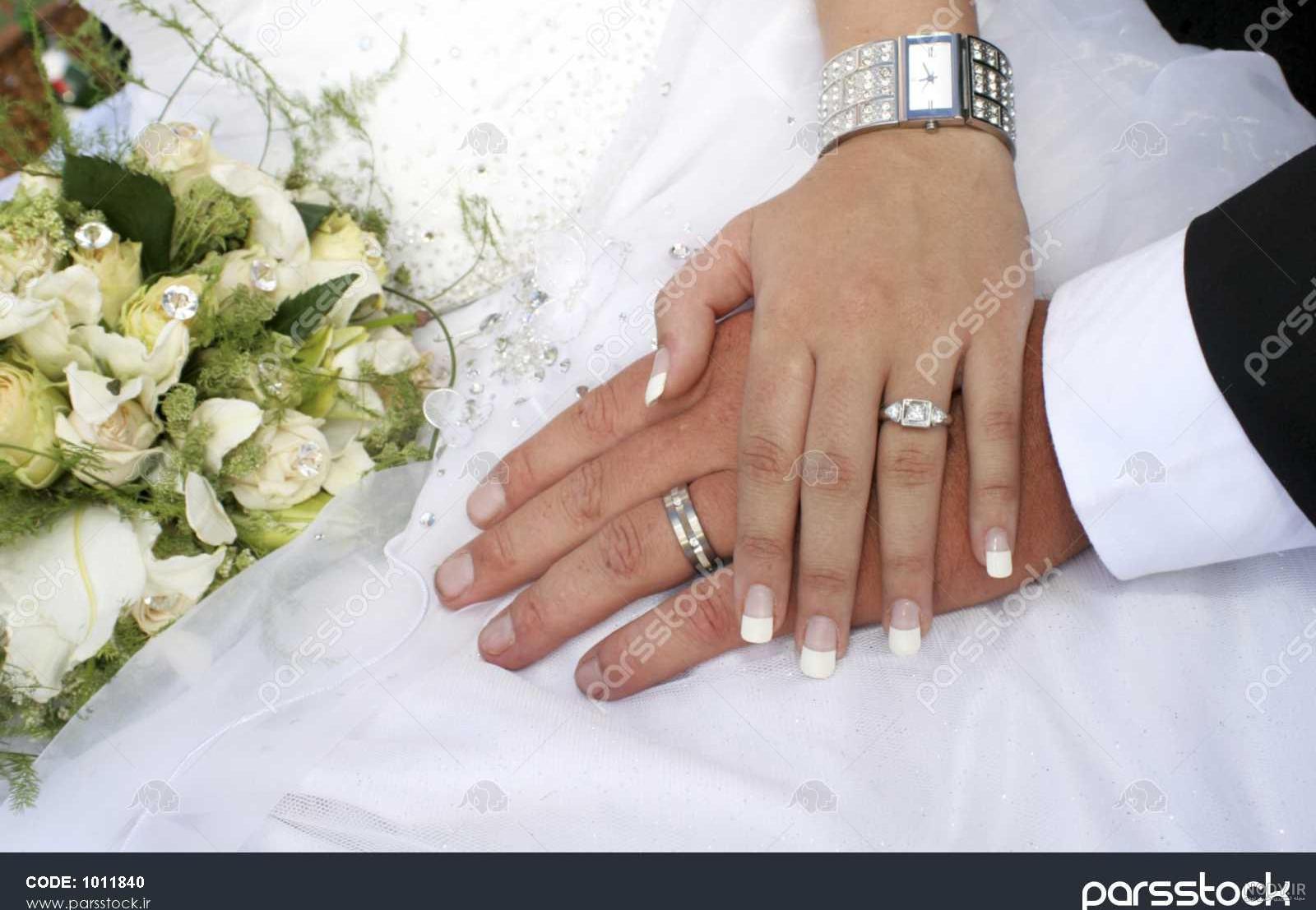 عکس پروفایل عاشقانه دست تو دست هم در ماشین، خیابان و کافه