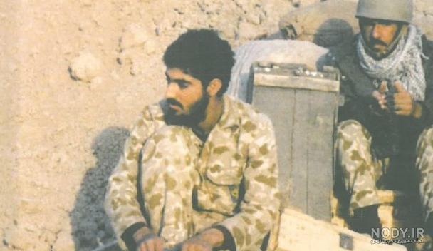 عکس یادگاری شهید حاج قاسم سلیمانی از دوران دفاع مقدس عکس یادگاری شهید حاج قاسم سلیمانی از دوران دفاع مقدس