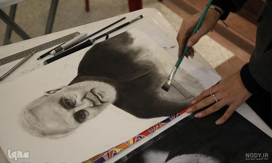 مجموعه نقاشی سیاه قلم سردار حاج قاسم سلیمانی (جدید) مجموعه نقاشی سیاه قلم سردار حاج قاسم سلیمانی (جدید)