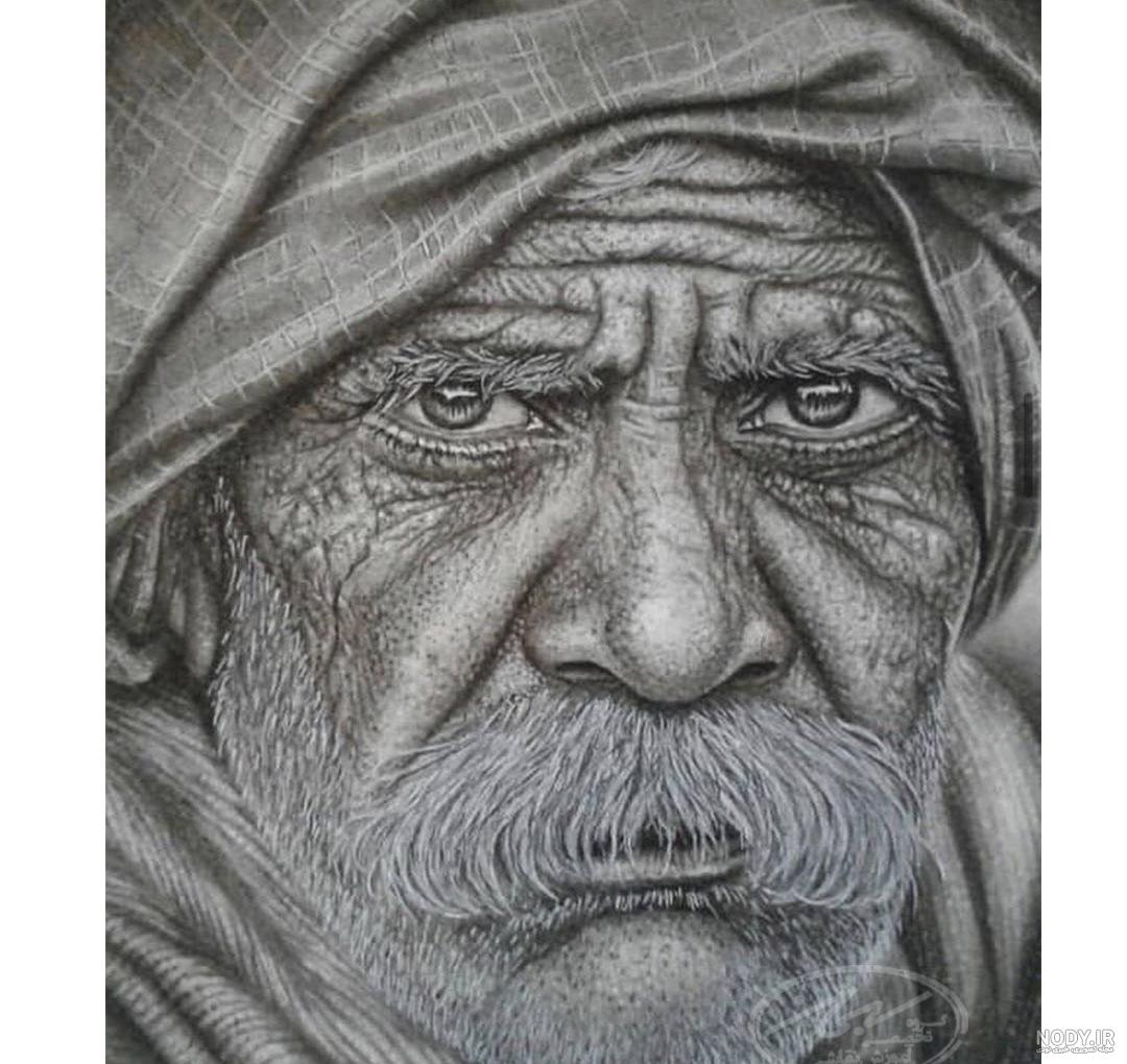 عکس گوش سیاه قلم