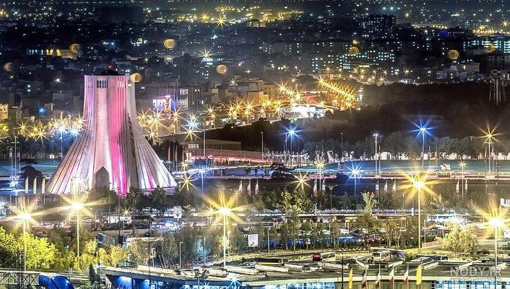 مشرق نیوز - عکس/ برج آزادی به رنگ ایران شد
