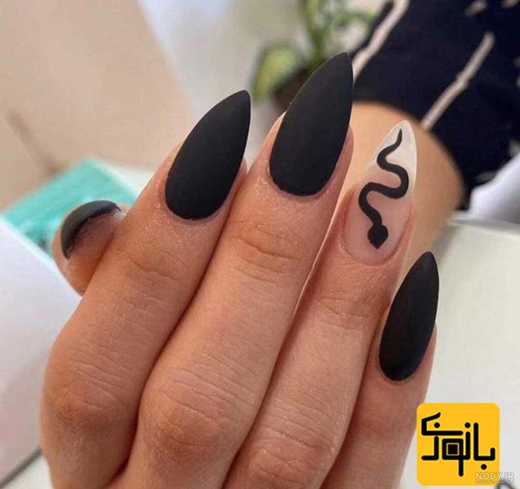 ناخن مشکی مات طرحدار؛ ایده‌هایی برای طراحی‌های شیک و جذاب