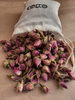خرید و قیمت غنچه گل محمدی خشک تمیز صورتی 250 گرمی اعلا برای چایی و تزئین  غذا | ترب