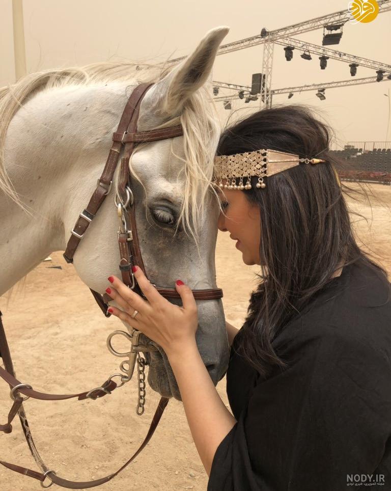 عکس اسب و دختر زیبا در کنار هم عکس اسب و دختر زیبا در کنار هم