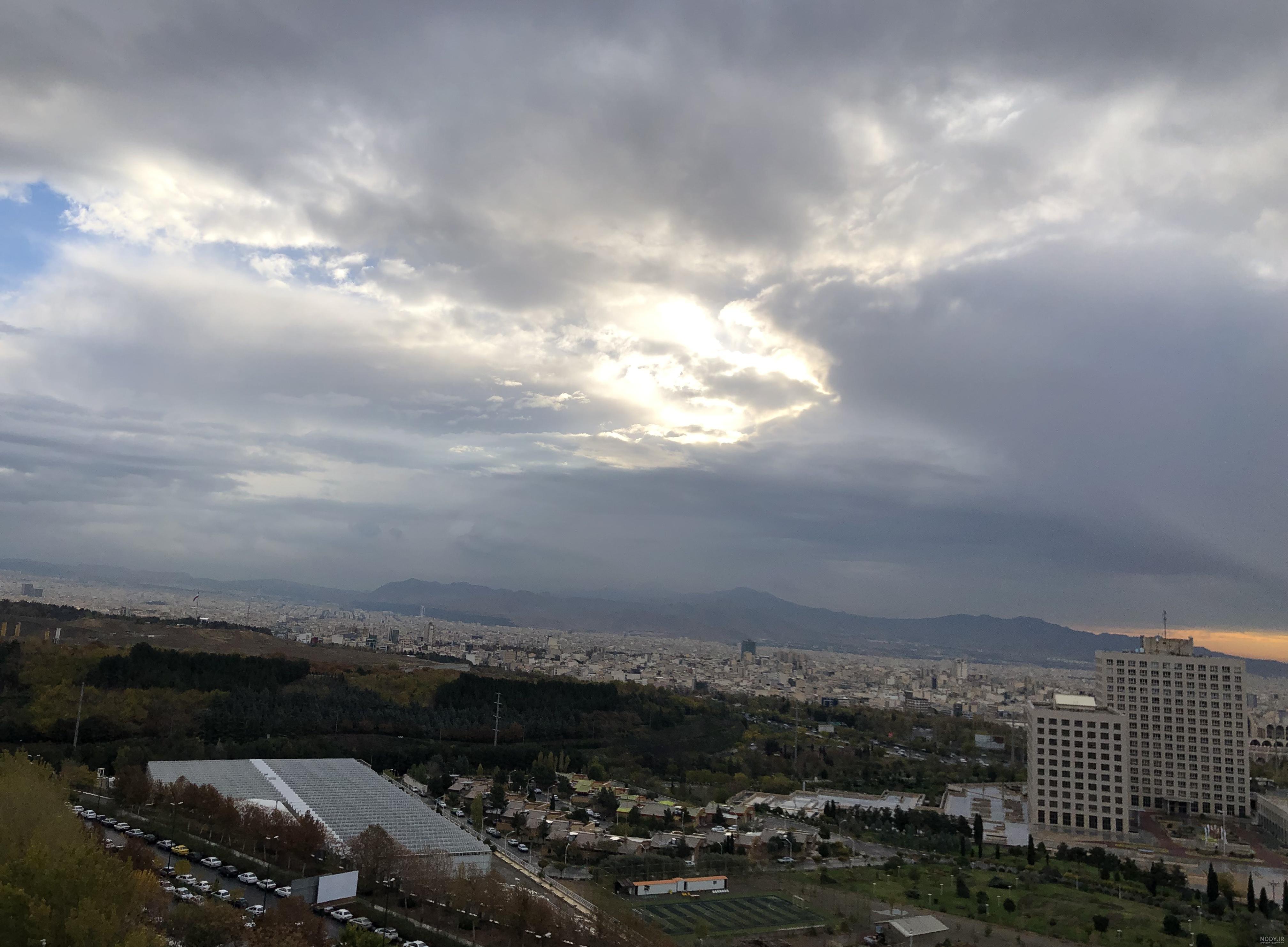 امروز آسمان تهران آبی است