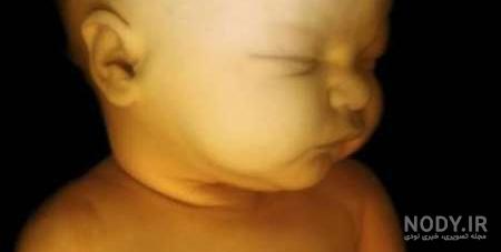 لمس لگد زدن بچه در شکم مادر لمس لگد زدن بچه در شکم مادر