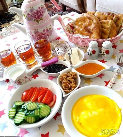۳۶ مدل ایده‌های تزیین صبحانه با رنگ‌های آرام و دل‌نشین برای شروع روز جدید -  ماگرتا