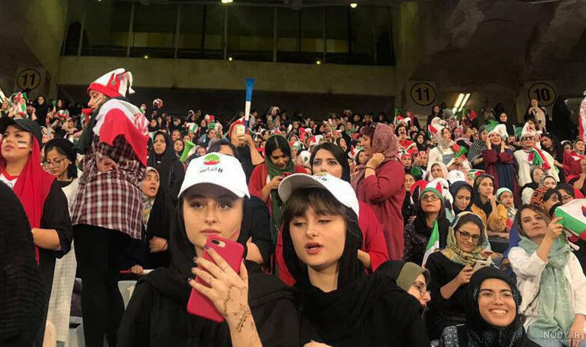 عکس سارا و نیکا در استخر خارج از کشور