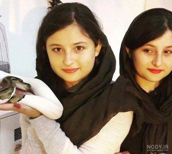 عکس سارا و نیکا در استخر خارج از کشور