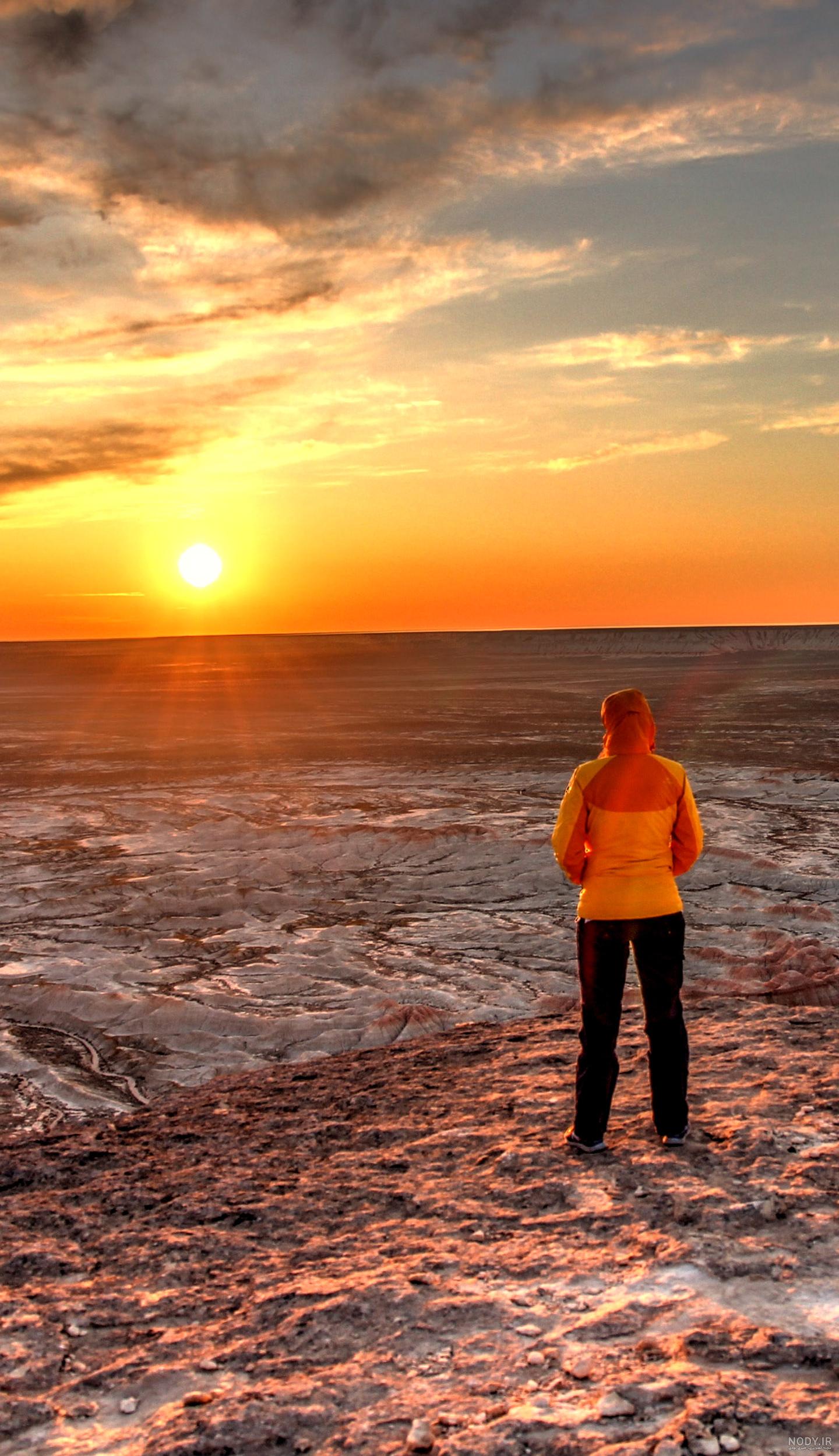  عکس تنهایی دختر بدون چهره در غروب