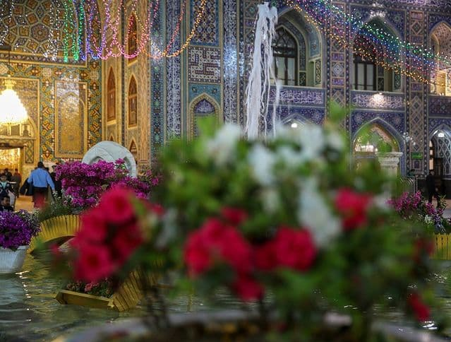 تصاویری زیبا از چراغانی حرم مطهر رضوی در شب میلاد امام رضا(ع)