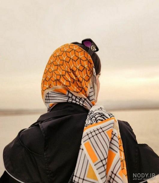 عکس خفن عکس دختر از پشت سر با شال طبیعی