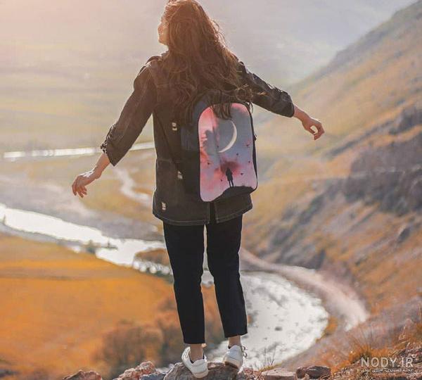 عکس خفن عکس دختر از پشت سر با شال طبیعی