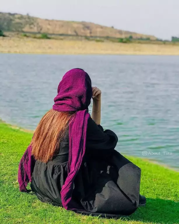 عکس خفن عکس دختر از پشت سر با شال طبیعی