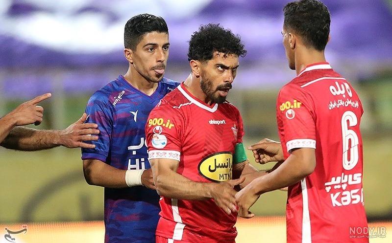 بازیکن مودب پرسپولیس خط خورد اما تشکر کرد!/ عکس بازیکن مودب پرسپولیس خط خورد اما تشکر کرد!/ عکس