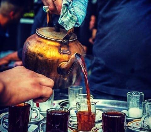 طرح بنر چایخانه محرم PSD لایه باز با عکس استکان چای در دست طرح بنر چایخانه محرم PSD لایه باز با عکس استکان چای در دست