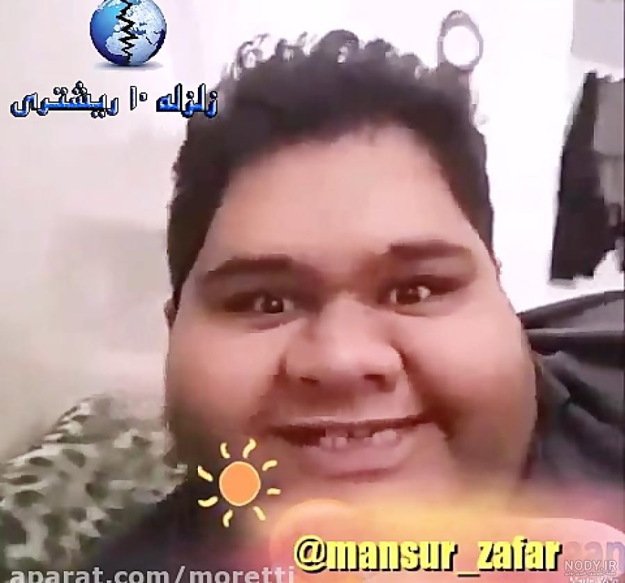 مرد چاق با پیراهن صورتی جدا شده در پس زمینه سفید 1501781 مرد چاق با پیراهن صورتی جدا شده در پس زمینه سفید 1501781