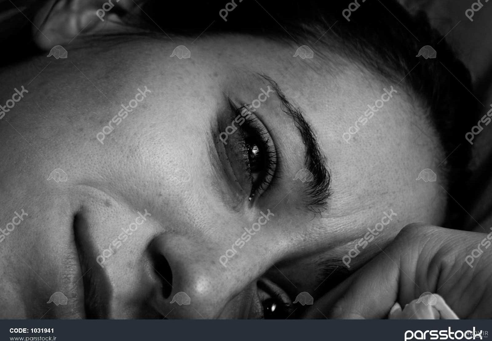 عکس دختر تنها و غمگین