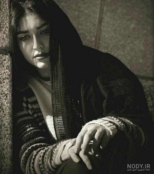عکس خفن عکس دختر غمگین در شب