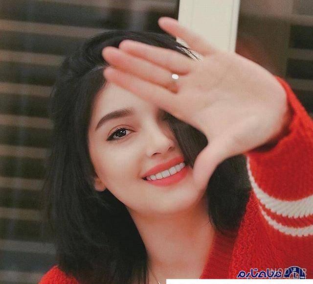 ایده های ناب برای ژست عکس سلفی - اکستون استدیو ایده های ناب برای ژست عکس سلفی - اکستون استدیو