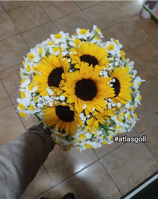 خرید و سفارش دسته گل ۳ شاخه آفتابگردان | سفارش آنلاین گل و گیاه در گل فروشی  آنلاین گلمون