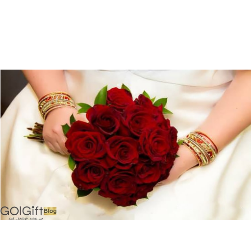 دسته گل رز قرمز و عروس هلندی مدل m4075