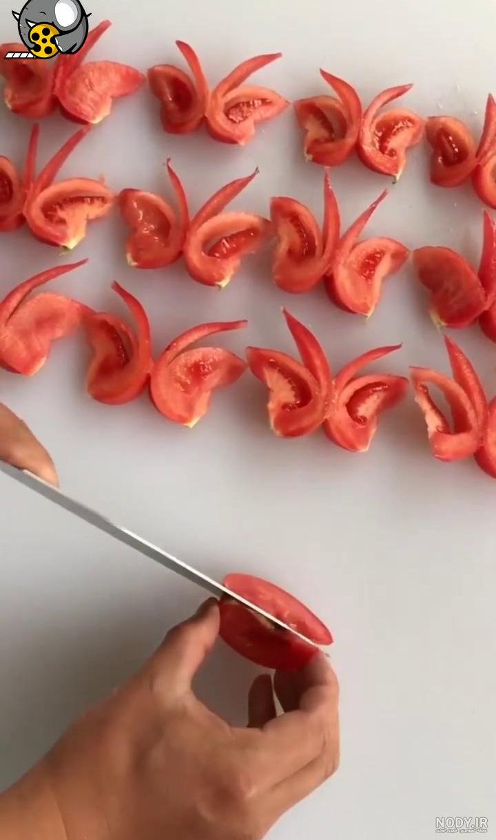 سفارش آنلاین باکس نوبرانه آلوچه و توت فرنگی (طرح قلب) با گل رز قرمز سفارش آنلاین باکس نوبرانه آلوچه و توت فرنگی (طرح قلب) با گل رز قرمز