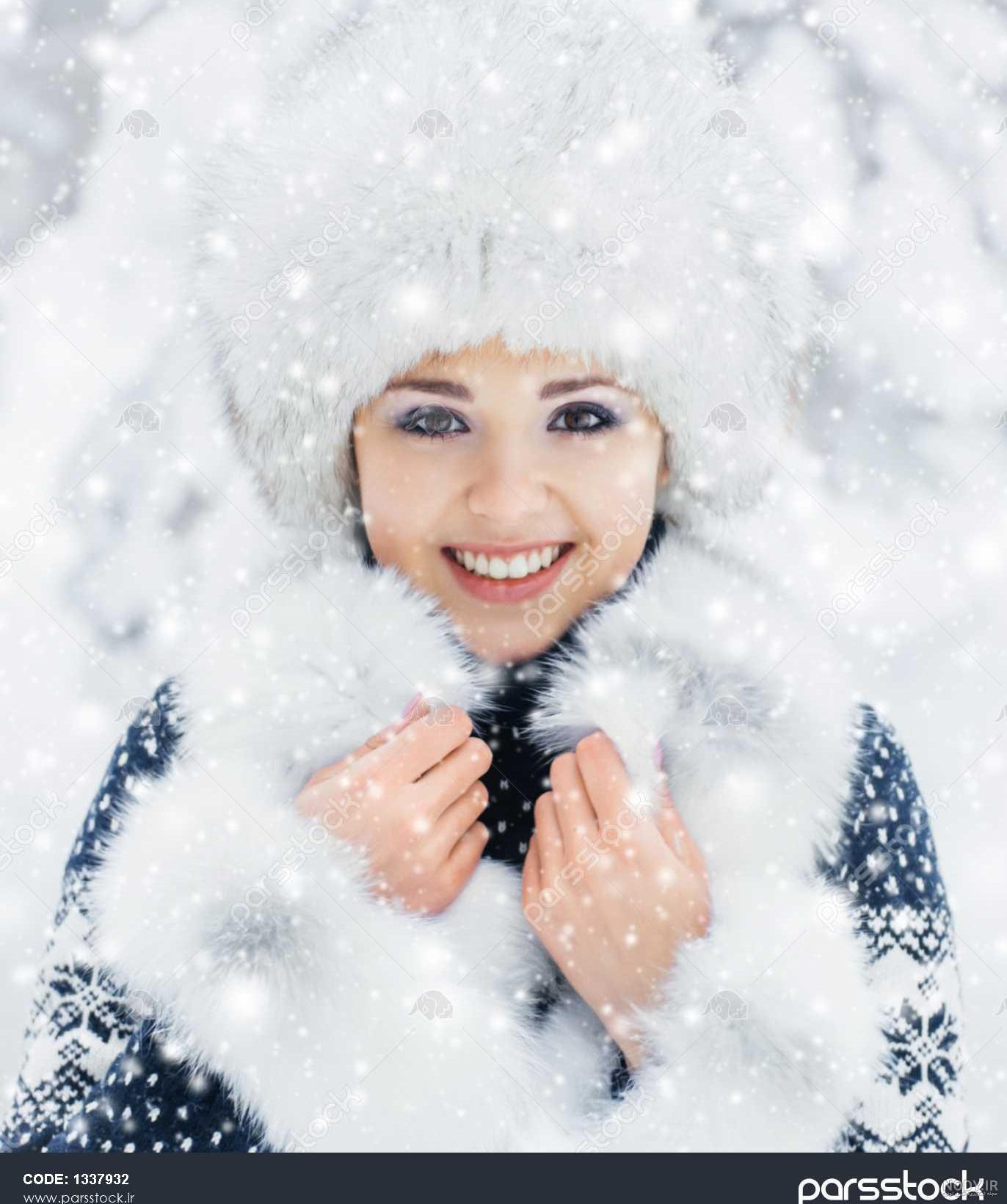 عکس دختر زیبا در برف