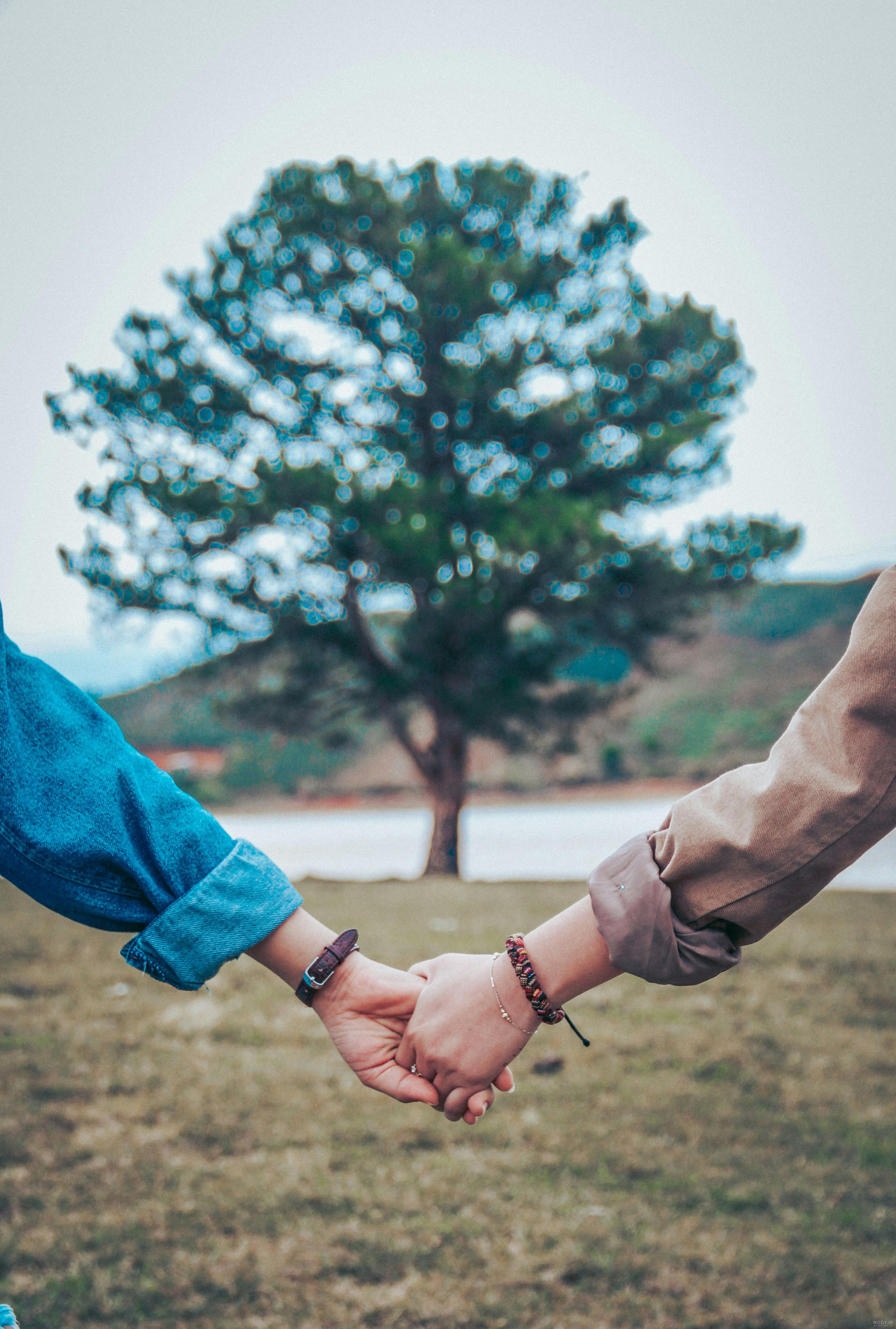 عکس دست عاشقانه برای پروفایل شبکه های اجتماعی