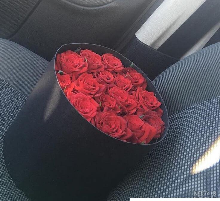 عکس دسته گل رز تو ماشین