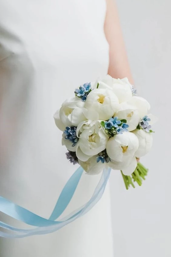 عکس دسته گل عروس به رنگ آبی عکس دسته گل عروس به رنگ آبی